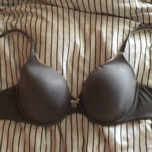 34 DDD Victoria’s Secret bra